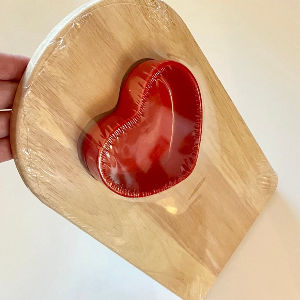 Target Bullseye Playground Wooden Serving Board and Heart Shaped Dish